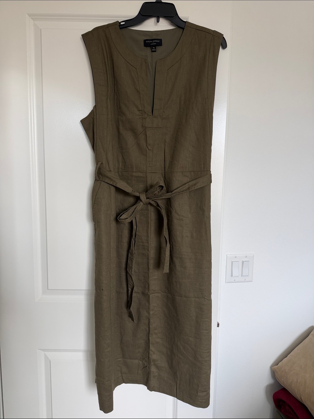 Banana Republic Olive Tie-Waist Sleeveless Midi Dress